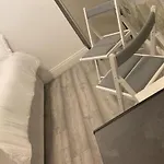 Charming 1-Bed Studio In London