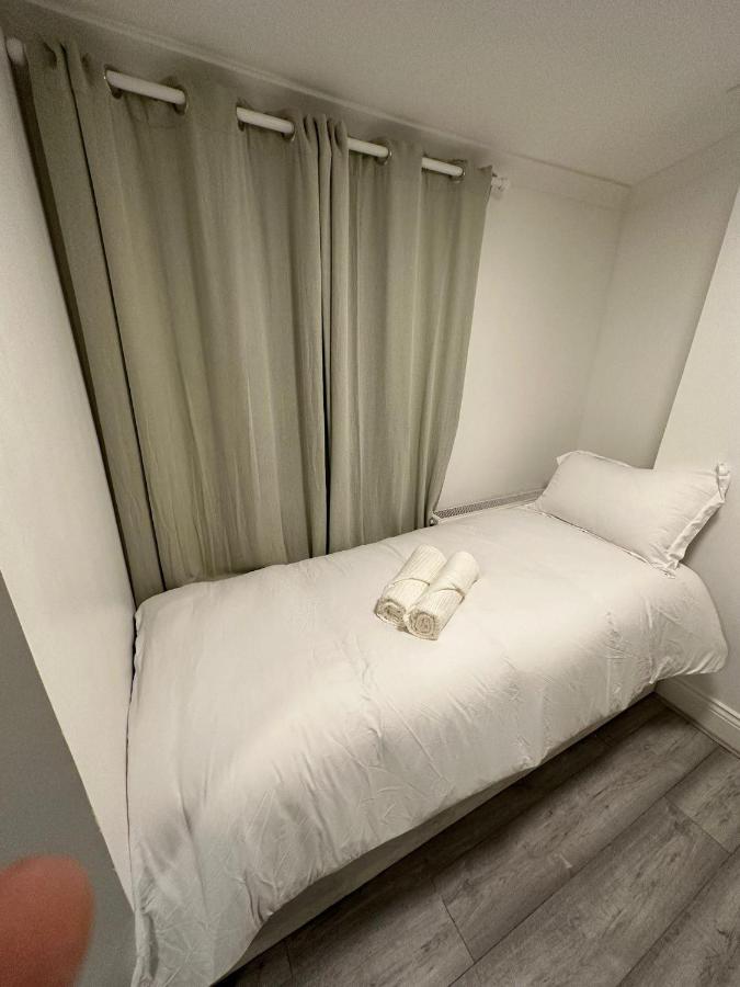Charming 1-bed Studio In Londra